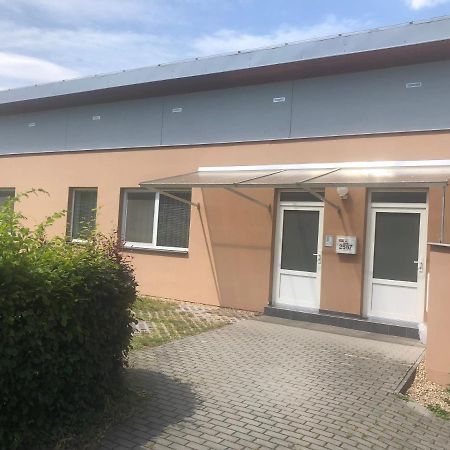 Villa Prazdninovy Dum Zavadilka Budweis Exterior foto